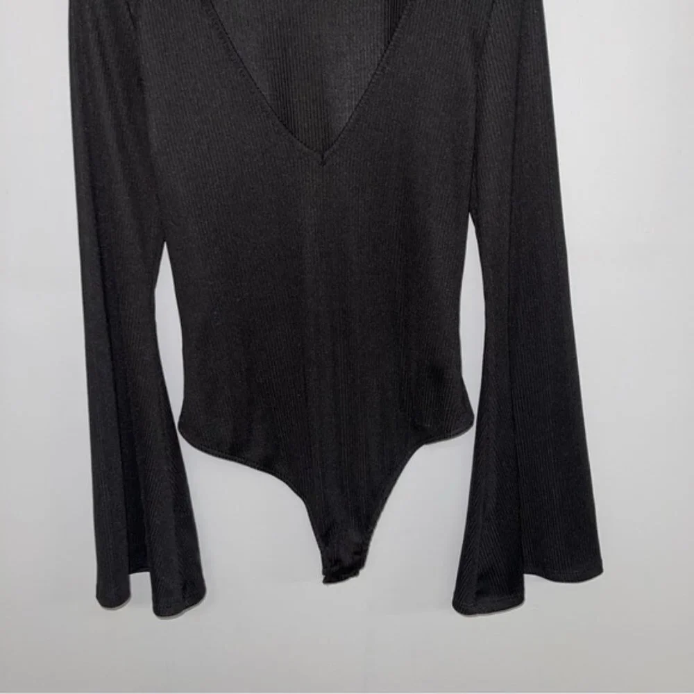 Free People Charli‎ Ribbed V-Neck Bodysuit Women’s Medium Black Bell Sleeve